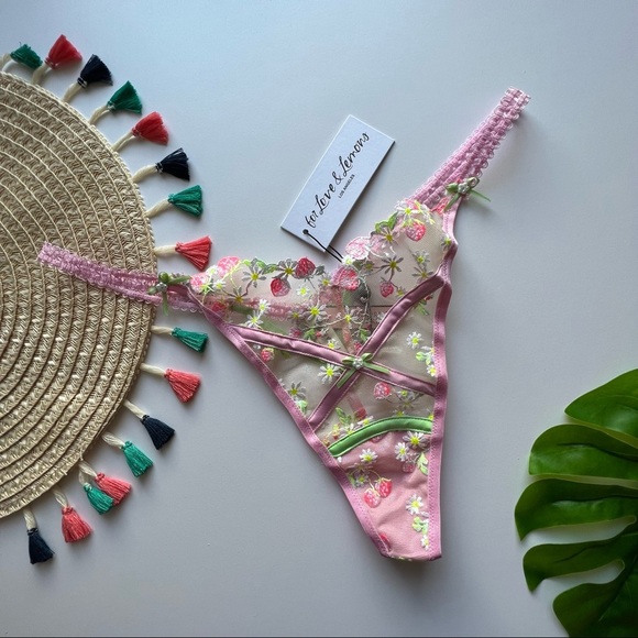 For Love And Lemons Tutti Frutti Shimmer Thong Panty
X-Large NEW - Picture 3 of 8